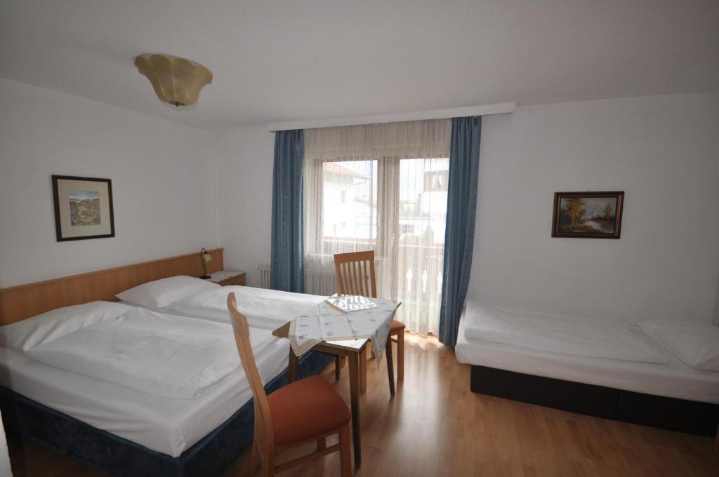 Gaestehaus Pension Edelweiss Kolsass Εξωτερικό φωτογραφία